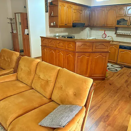 Apartment Ervin - 5 Min To Skenderbeg Square *